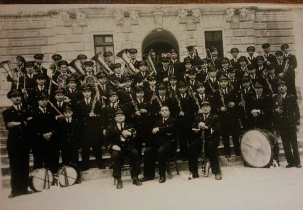 Foto ufficiale di inizio stagione della Banda Verde diretta dal Maestro Vincenzo Schirosi