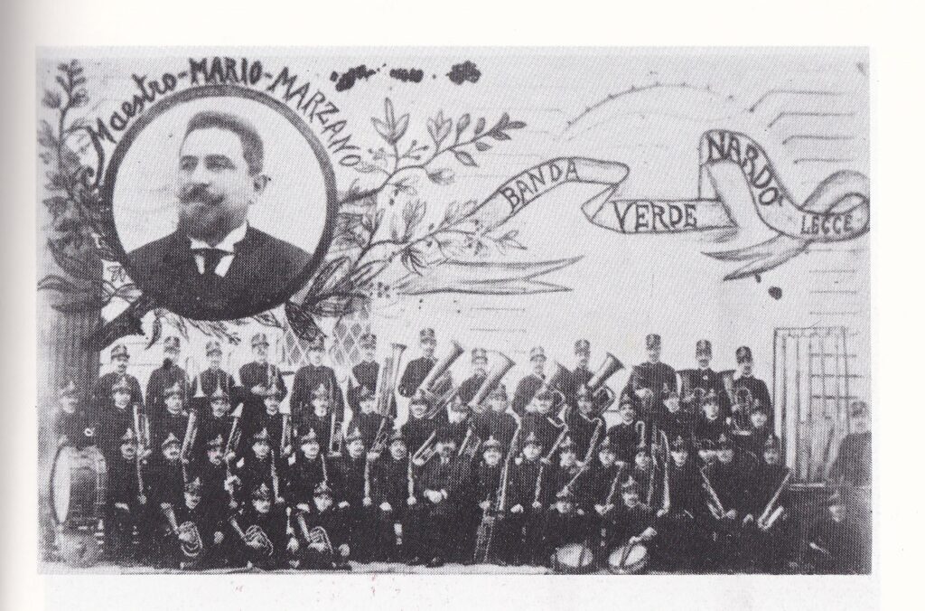 Il Maestro Mario Marzano con la Banda Verde di Nardò