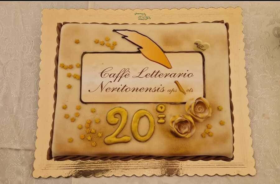 torta dei 20 anni del caffè letterario